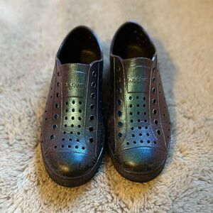 Youth Native Jefferson Holographic Blue Size J2